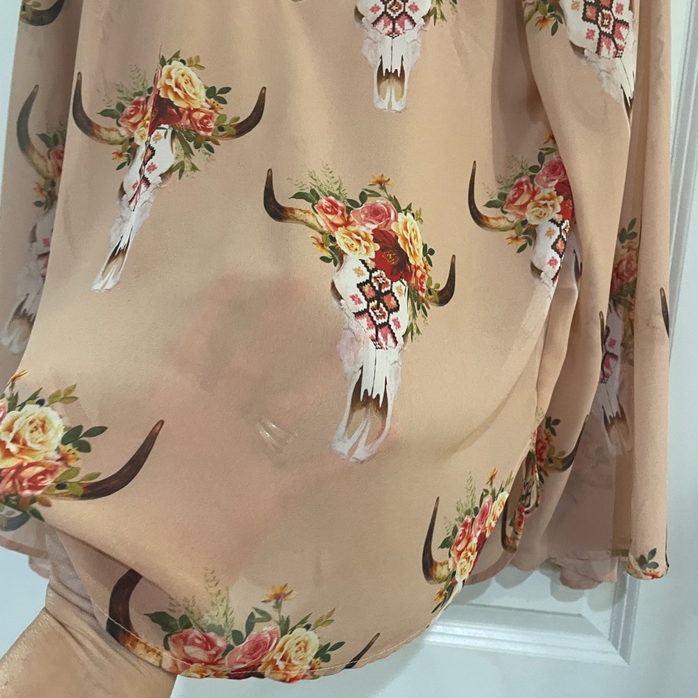 Show me your MuMu ladies, sheer blouse bowl, skull with floral design size small - Picture 2 of 6
